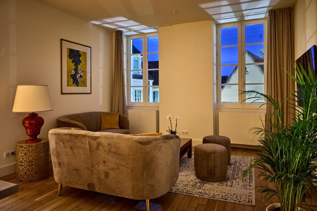 Appartement Montagnon - Les Suites Du Palais - Classe 4 Etoiles, Parking Prive, Vue Cathedrale, 3 Chambres, Primo C0Nciergerie Nevers Exterior foto